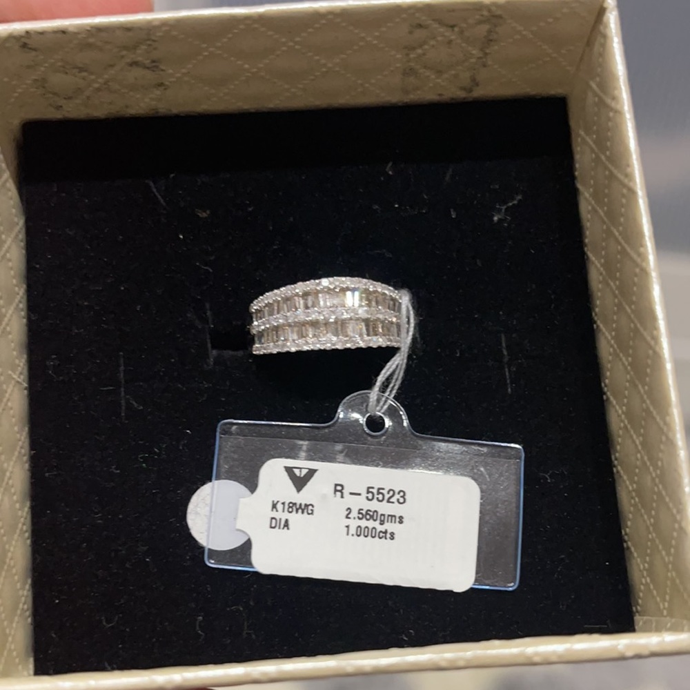 1 carat baguette diamond 18k white gold ❤️❤️Sold❤️